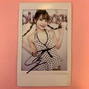 Amazon.co.jp: 《☆ 》小倉由菜 直筆サイン入チェキ（AV女優